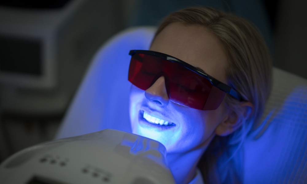 Pros and Cons of Laser Teeth Whitening